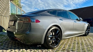 Tesla Model S 75D Bild 2