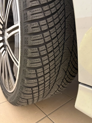 Winterreifen 20 Zoll Yokohama von AMG empfohlen Mischbereifung Bild 2