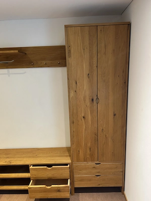Vollholz-Garderobe Bild 4
