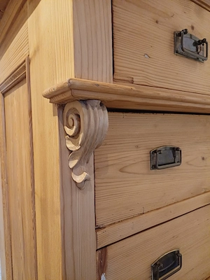 schöne Bauernkommode mit 4 Schubladen Bild 2