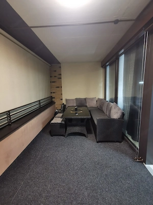 Neuwertige: 3-Zimmer Wohnung mit großzügiger Loggia, Stellplatz mit Wallbox & hochwärtige Verfl. Bild 8