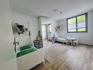 Neuwertige: 3-Zimmer Wohnung mit großzügiger Loggia, Stellplatz mit Wallbox & hochwärtige Verfl. Bild 4