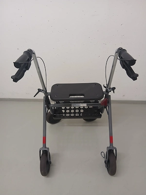 Rollator Gehhilfe Bild 2