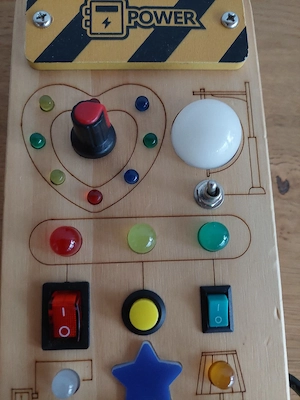 Montessori Aktivitätsbrett  Bild 3