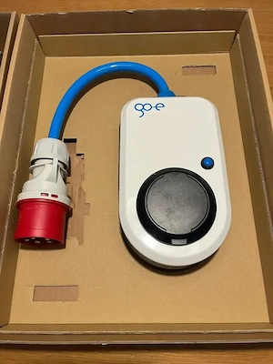 Wallbox go-e Charger Home+ V3 22KW inkl. aller Adapter (230V, CEE blau, CEE rot16A, CEE rot32A)
