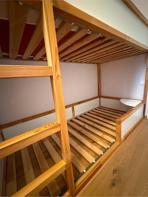 Kura Stockbett umgebaut für 2 Kinder Bild 3