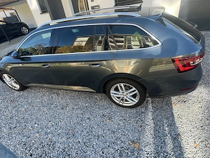Skoda Superb Combi L&K 2.0 TDI Bild 3