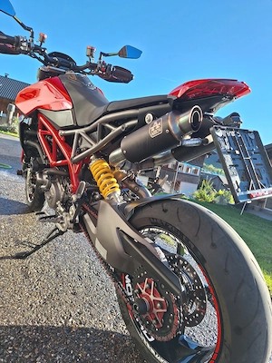 Ducati Hypermotard Bild 3
