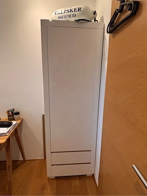 Garderobenschrank in sehr gutem Zustand Bild 2