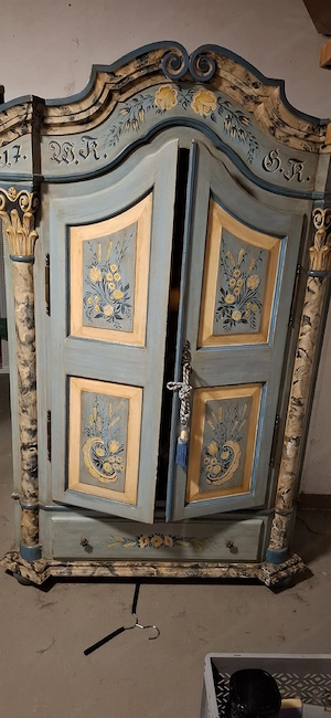 Bauernschrank