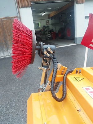 Kehrmaschine LESNIK ML23 Bild 5