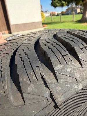 4  DEZENT Alufelgen 16 Zoll   Michelin Winterreifen   Mazda 3   TOP Zustand Bild 3