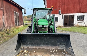 Traktor john deere 5075e Bild 6