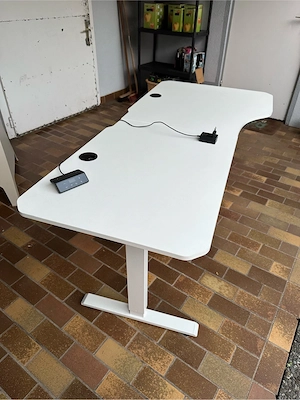 Gaming Tisch Bild 3