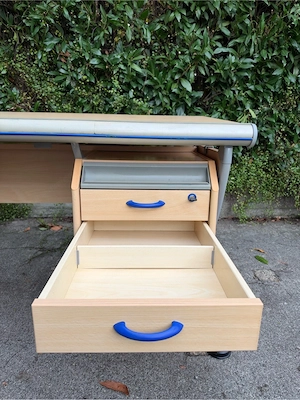 Zu Verschenken - Verstellbarer Kinderschreibtisch aus Holz Bild 6