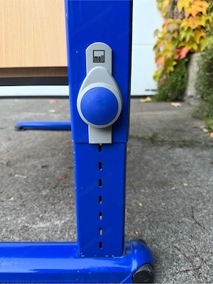Zu Verschenken - Verstellbarer Kinderschreibtisch aus Holz Bild 3