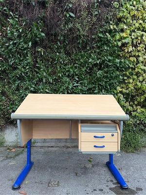 Zu Verschenken - Verstellbarer Kinderschreibtisch aus Holz Bild 8