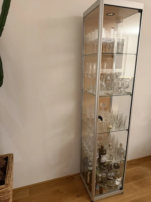 Elegante Glasvitrine von SDB   Silber Bild 2