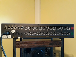 Opcode Studio 5LX Multi-Port Midi Interface   MIDI-Patchbay Bild 2