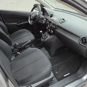 Mazda 2 - TÜV NEU - nur 88000 km Bild 7