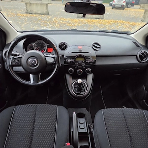 Mazda 2 - TÜV NEU - nur 88000 km Bild 6