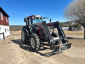 Traktor VALTRA A-83 Bild 3